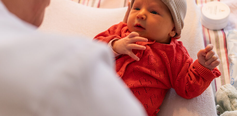 Gezondheid en ontwikkeling baby in kraamtijd